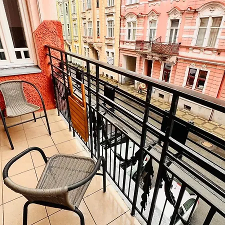 Jurincom Deluxe Apartment