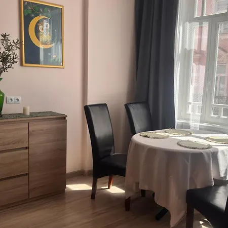 Jurincom Deluxe Apartamento